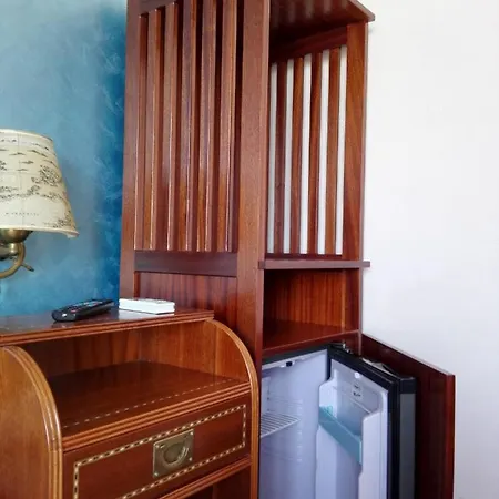 Al Mare Bed & Breakfast