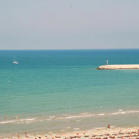 Al Mare Bed & Breakfast
