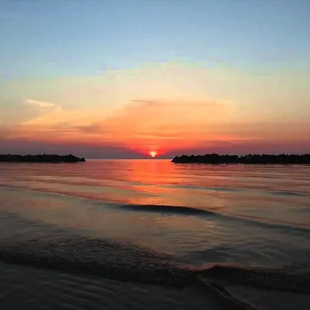 Al Mare Bed & Breakfast 4*