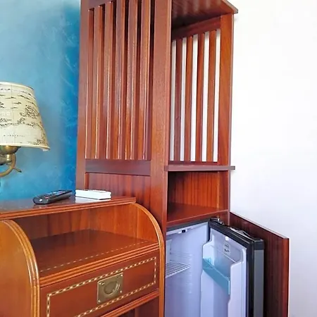 Al Mare Bed & Breakfast